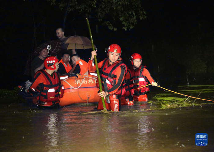 福建龍巖暴雨抗災(zāi)救災(zāi)一線直擊