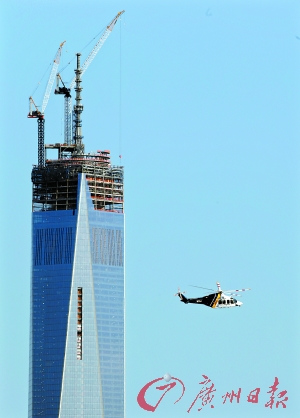 美警用直升機(jī)在空中巡邏。