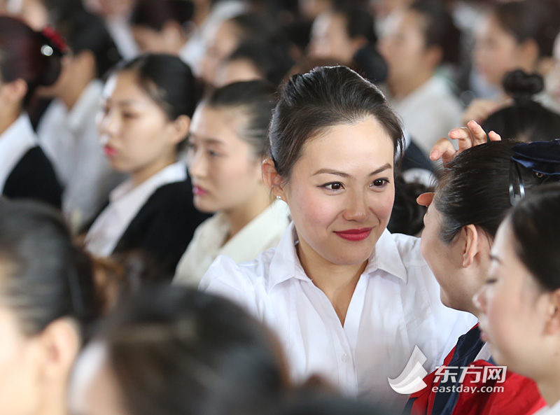 東航2015空姐招聘現場美女云集