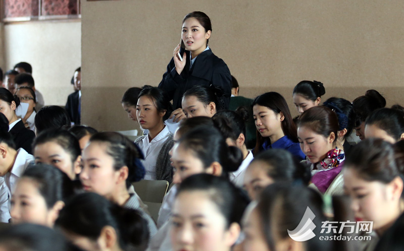 東航2015空姐招聘現場美女云集