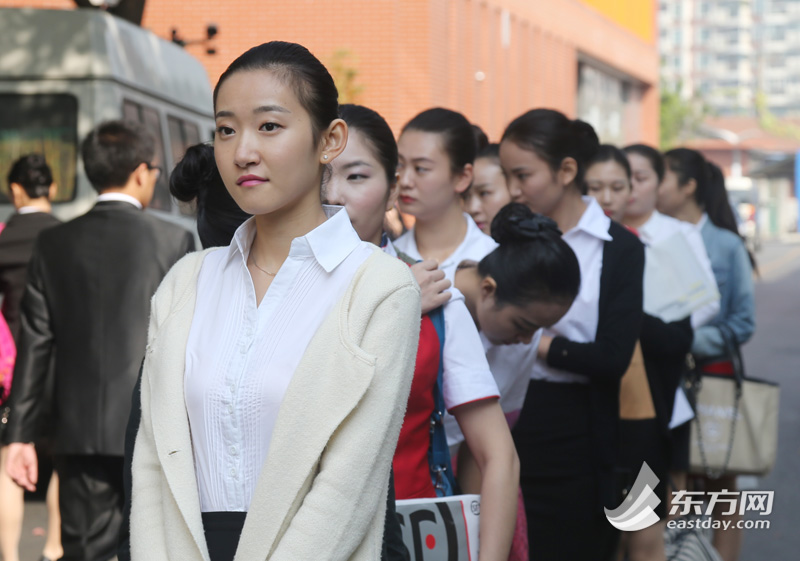 東航2015空姐招聘現場美女云集