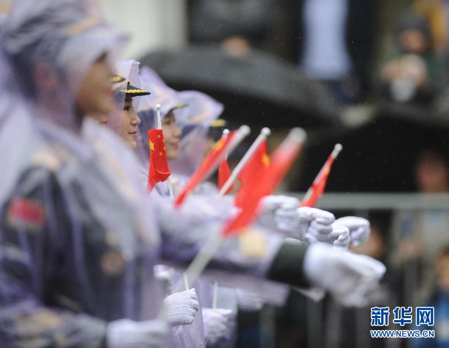 （國(guó)際）（3）中國(guó)人民解放軍軍樂團(tuán)與女子儀仗隊(duì)亮相莫斯科