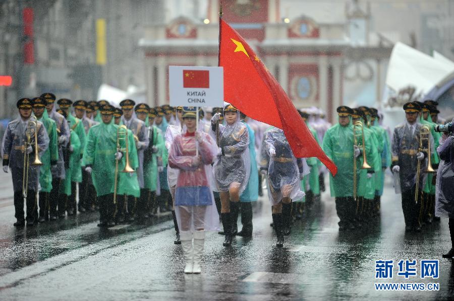 （XHDW）（1）中國(guó)人民解放軍軍樂(lè)團(tuán)與女子儀仗隊(duì)亮相莫斯科