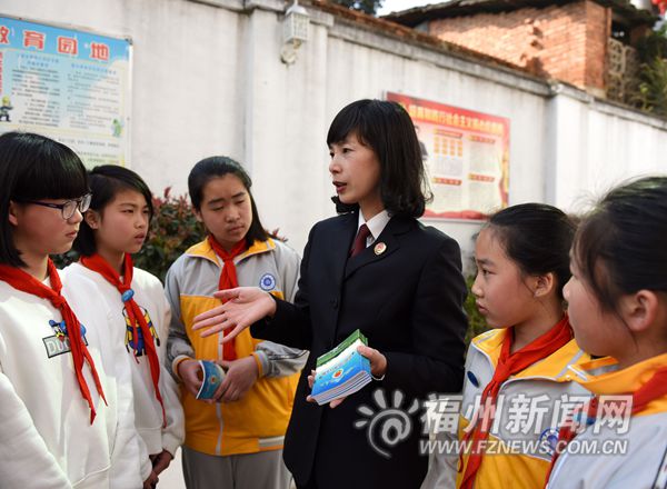 黃榮婷：她是“最美女性”，更是堅強媽媽